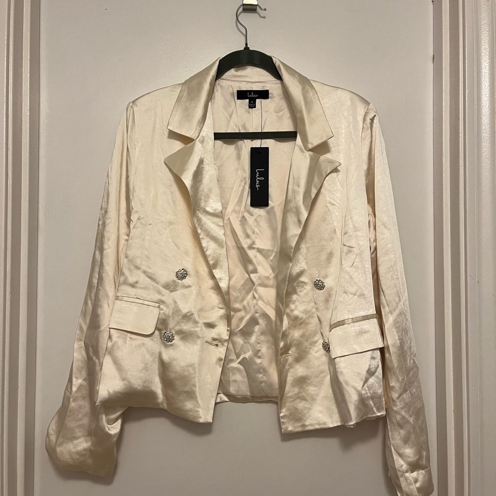 Lulu’s beautiful jacket NWT never worn! Beautiful crystal details